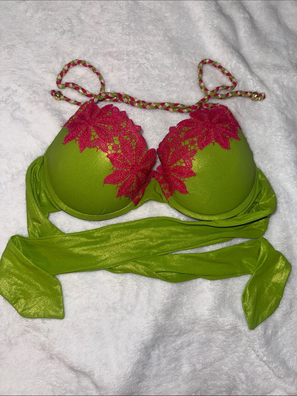 BEACH BUNNY BIKINI TOP